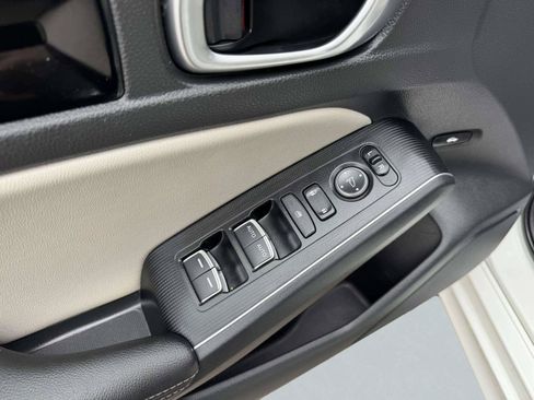 Used 2024 Honda Civic Touring image 12