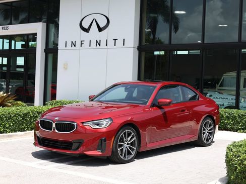 Used 2025 BMW 230i Coupe RWD image 1