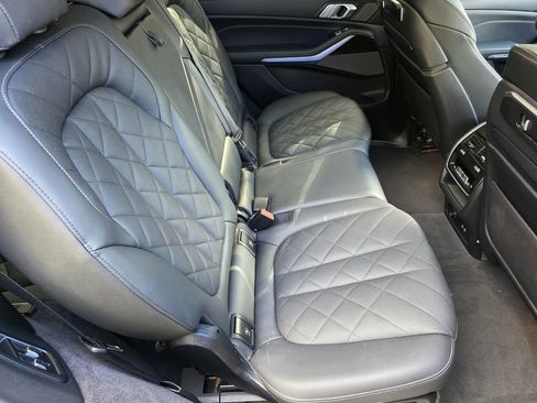 Used 2024 BMW X7 xDrive40i image 28