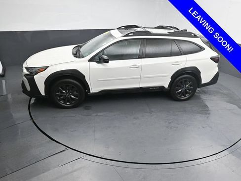 Used 2025 Subaru Outback Onyx Edition XT AWD/4WD image 18