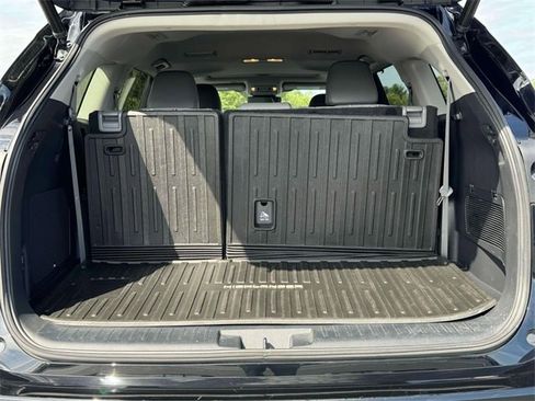 Used 2022 Toyota Highlander Limited image 10