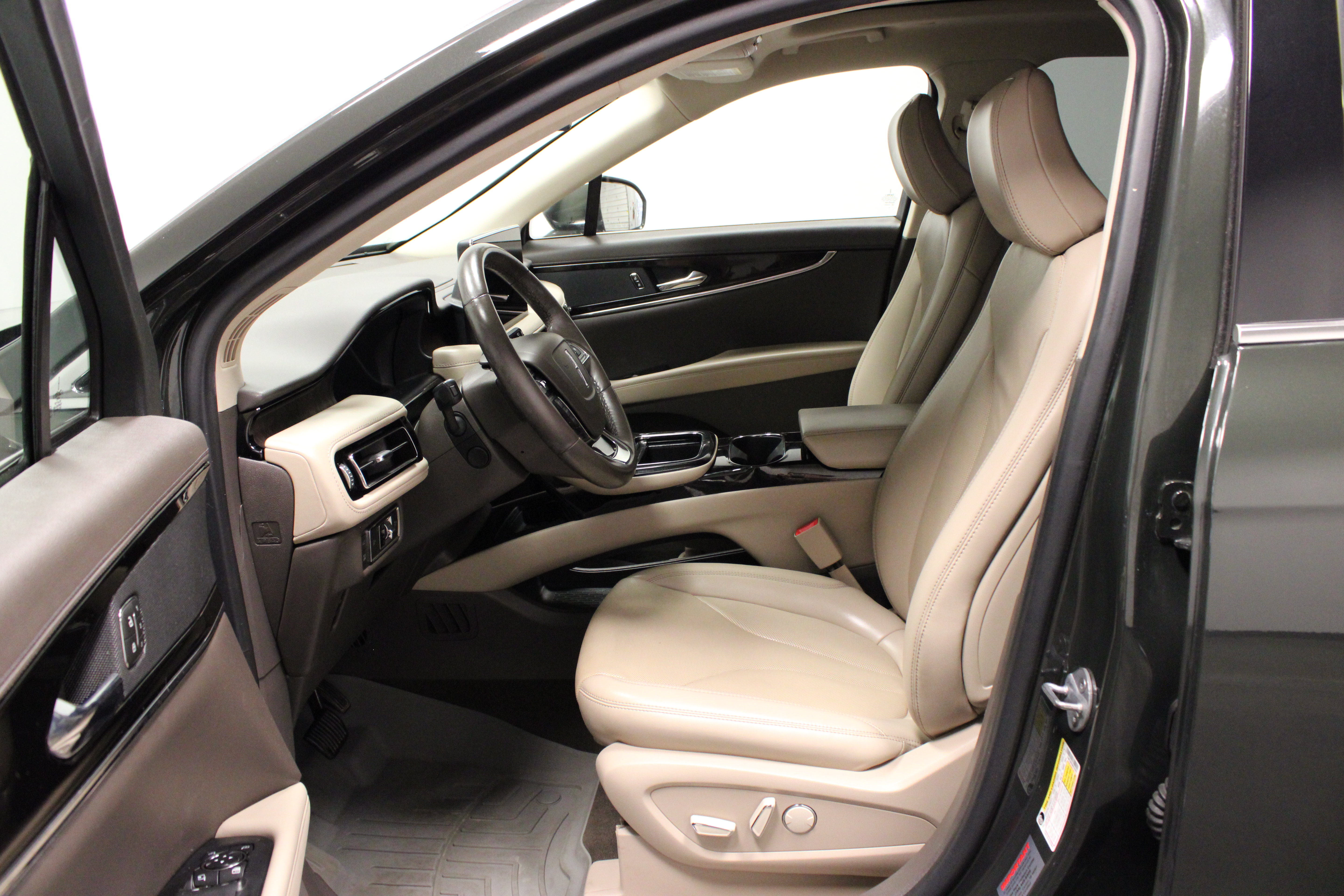 Used 2022 Lincoln Nautilus Reserve AWD/4WD image 18