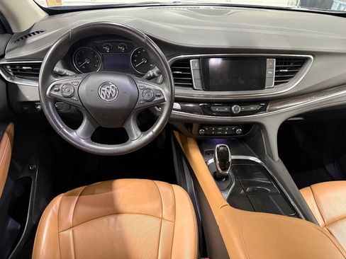 Used 2019 Buick Enclave Essence w/ LPO, Luxury Package FWD image 10