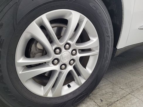 Used 2018 Buick Enclave Essence image 31