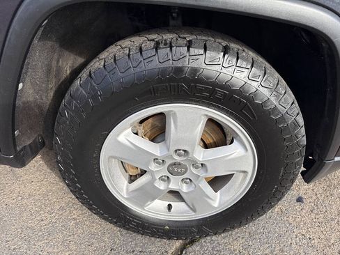 Used 2013 Jeep Grand Cherokee Laredo image 14