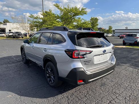 Certified 2025 Subaru Outback Onyx Edition AWD/4WD image 5