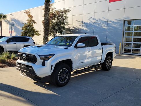 Used 2024 Toyota Tacoma TRD Off-Road image 1