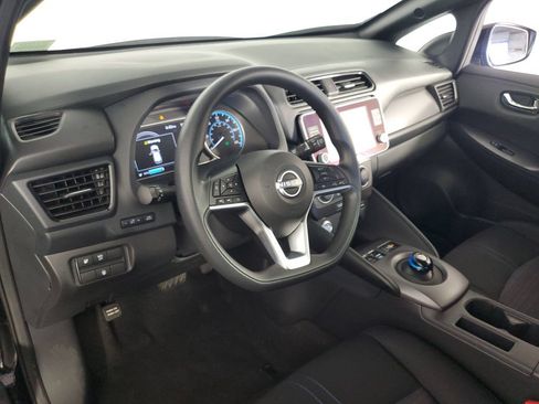 Used 2025 Nissan Leaf S FWD image 11