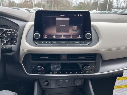 New 2025 Nissan Rogue SV w/ SV Premium Package image 17