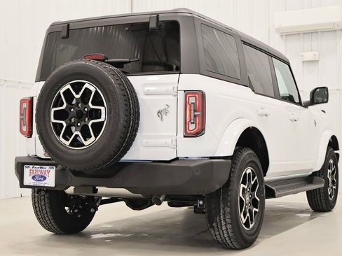 New 2025 Ford Bronco Outer Banks image 8