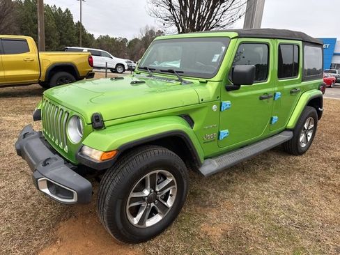 Used 2019 Jeep Wrangler Unlimited Sahara image 3