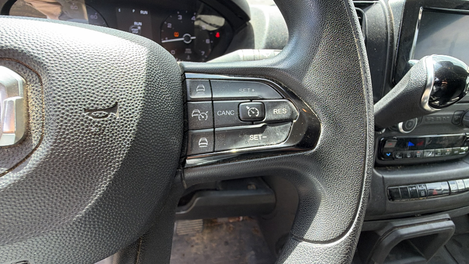 Used 2024 RAM ProMaster 2500 w/ Convenience Group FWD image 24