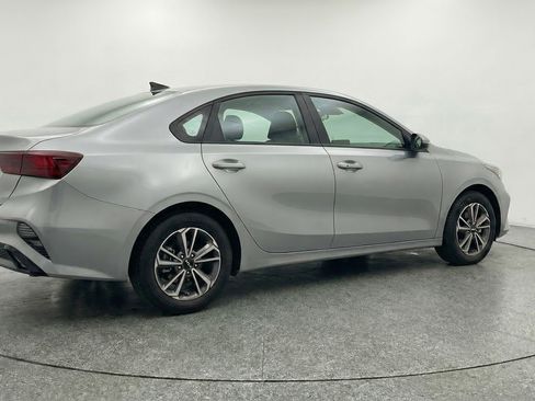 Used 2024 Kia Forte LXS image 9