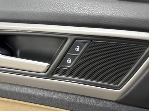 Used 2020 Volkswagen Atlas Cross Sport SE AWD/4WD image 26