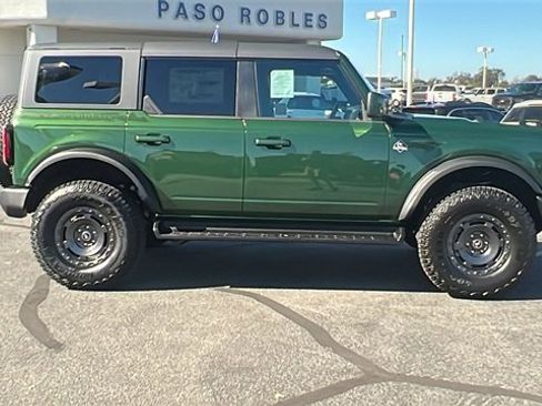 New 2025 Ford Bronco Outer Banks w/ Sasquatch Package image 2