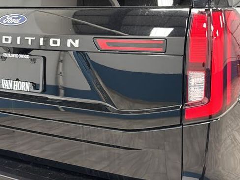 Used 2025 Ford Expedition Platinum w/ Driver's Package image 44