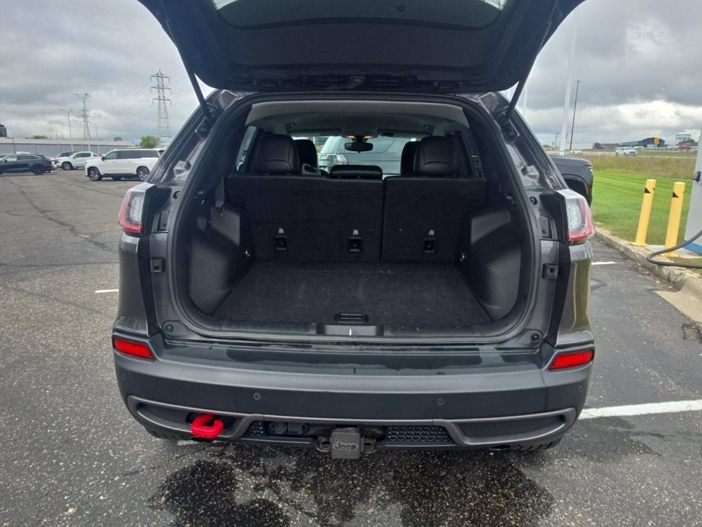 Used 2019 Jeep Cherokee Trailhawk w/ Cold Weather Group AWD/4WD image 13