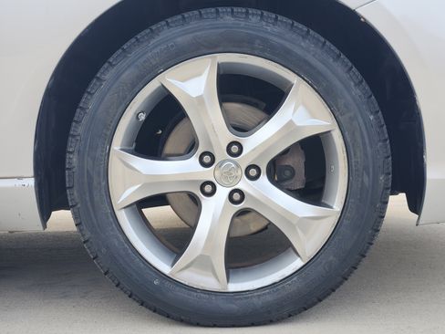 Used 2010 Toyota Venza Base image 11