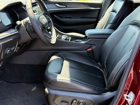 New 2025 Jeep Grand Cherokee L Limited image 13