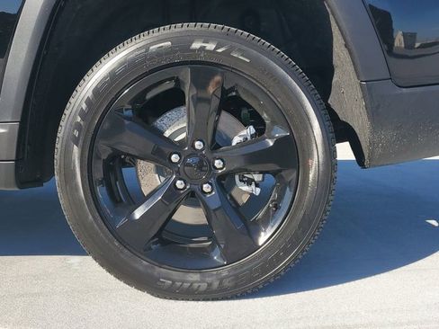 New 2025 Jeep Grand Cherokee L Altitude image 6