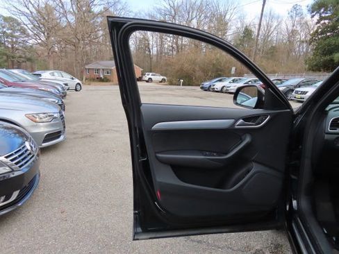 Used 2018 Audi Q3 2.0T Premium w/ Convenience Package image 15