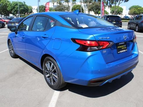 Used 2021 Nissan Versa SV FWD image 12