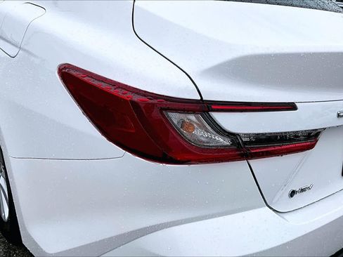 Used 2025 Toyota Camry LE FWD image 28