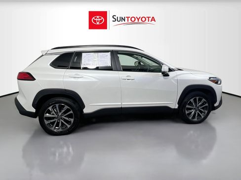 Used 2022 Toyota Corolla Cross XLE w/ Convenience Package AWD/4WD image 2