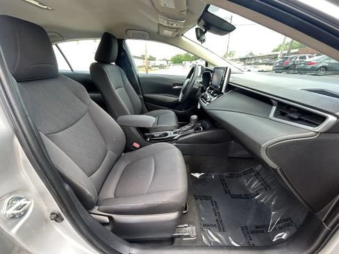 Used 2020 Toyota Corolla LE FWD image 15