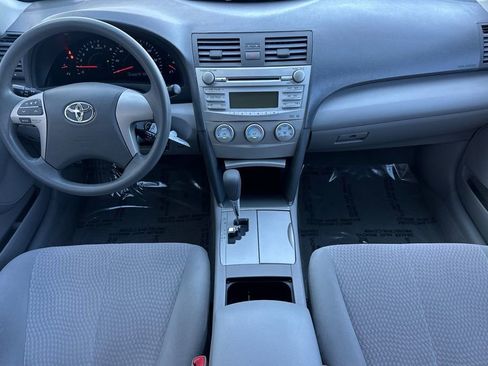 Used 2010 Toyota Camry LE image 13