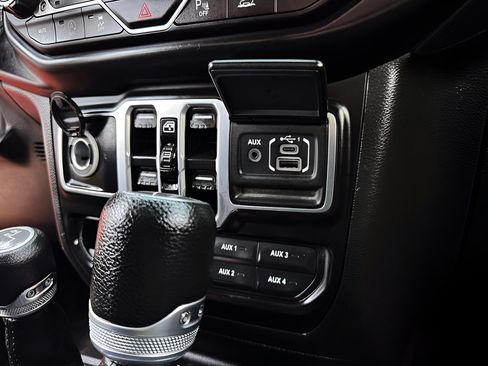 Used 2023 Jeep Wrangler Unlimited Sport w/ Sun And Sound Package AWD/4WD image 11