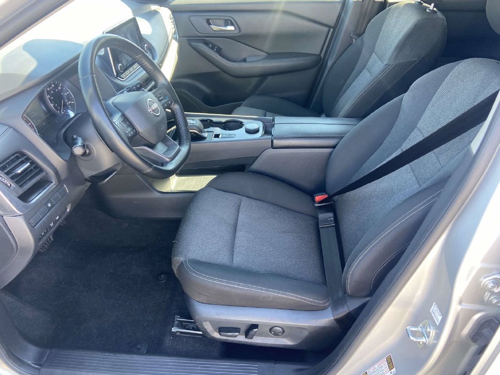 Used 2025 Nissan Rogue SV AWD/4WD image 15