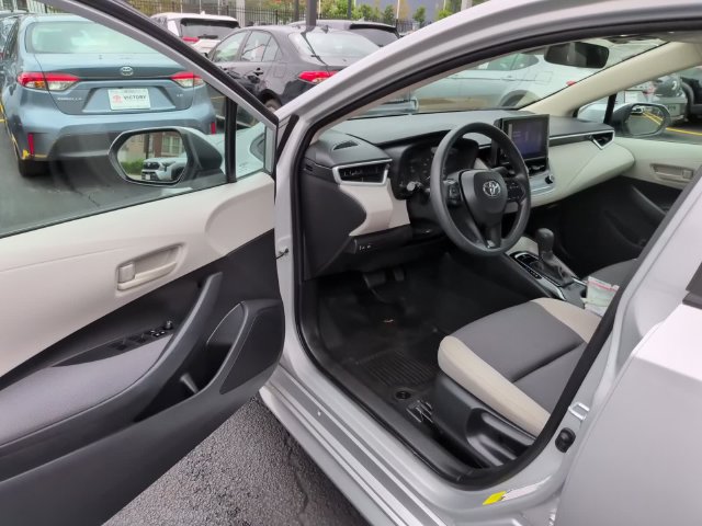 Used 2024 Toyota Corolla LE FWD image 10