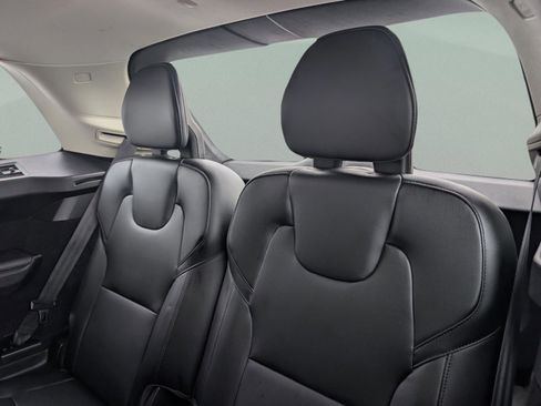 Used 2022 Volvo XC90 T5 Momentum image 22