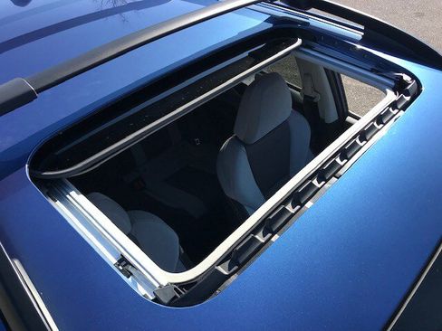 Used 2018 Subaru Crosstrek 2.0i Premium image 9