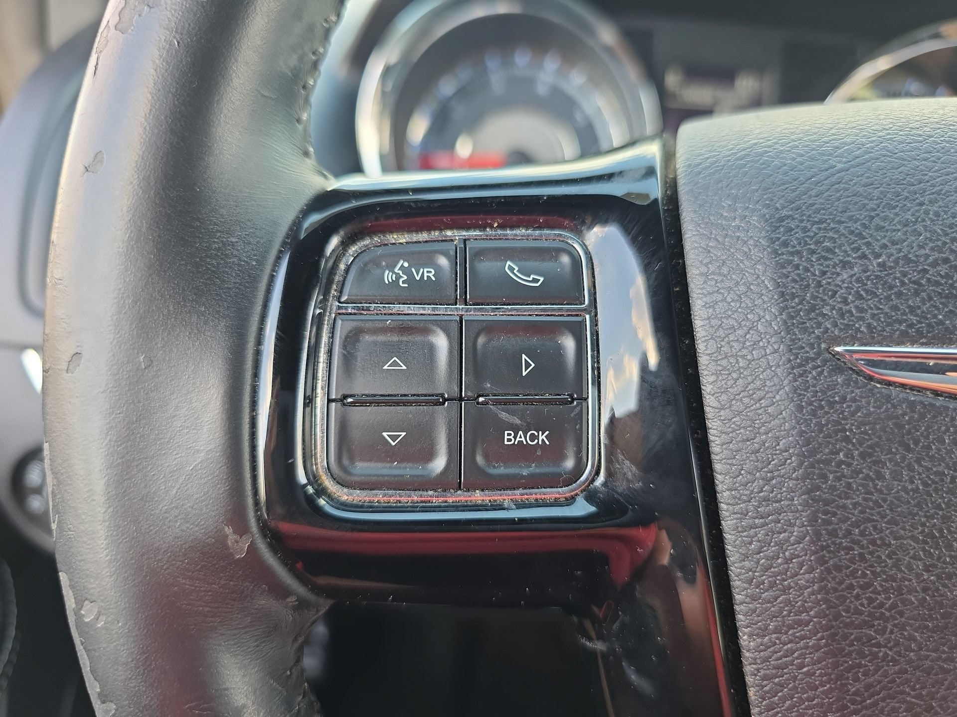 Used 2016 Chrysler Town & Country S FWD image 21