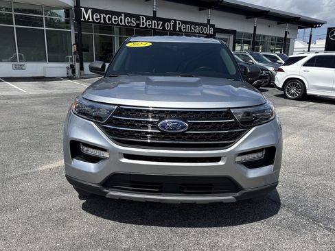 Used 2024 Ford Explorer XLT w/ Equipment Group 202A RWD image 8