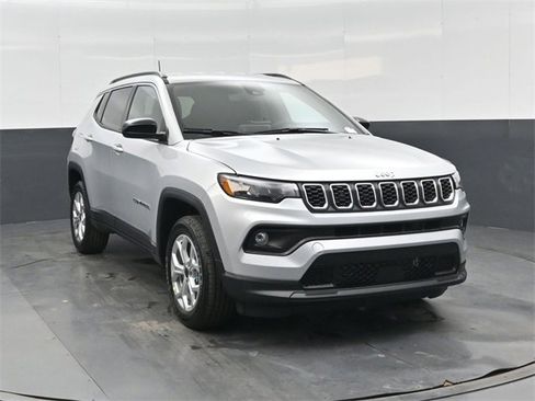 New 2026 Jeep Compass Latitude image 10