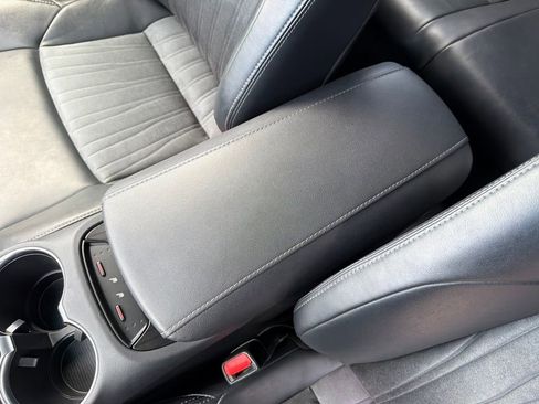 Used 2021 Toyota Venza XLE w/ Carpet Mat Package (TMS) AWD/4WD image 26