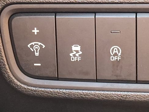 Used 2025 Kia Soul LX w/ LX Technology Package FWD image 25