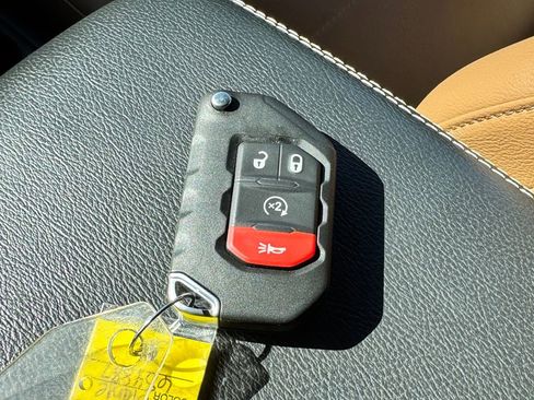 Used 2023 Jeep Wrangler Unlimited Sahara w/ Cold Weather Group image 35