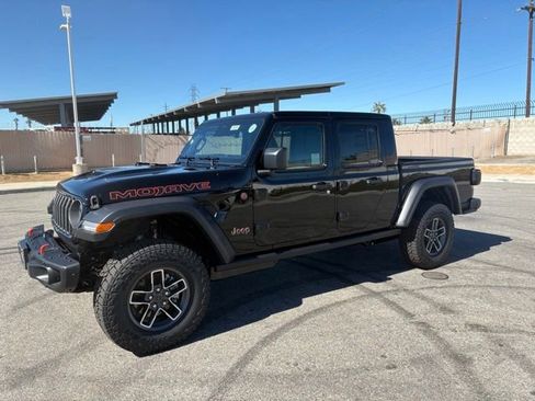New 2026 Jeep Gladiator Mojave w/ Steel Bumper Group AWD/4WD image 3