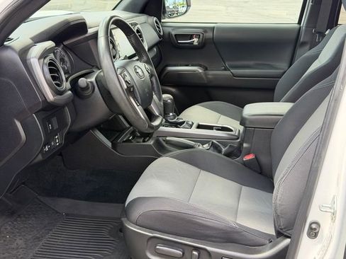 Used 2023 Toyota Tacoma TRD Sport w/ Black Out Package (TMS) AWD/4WD image 15