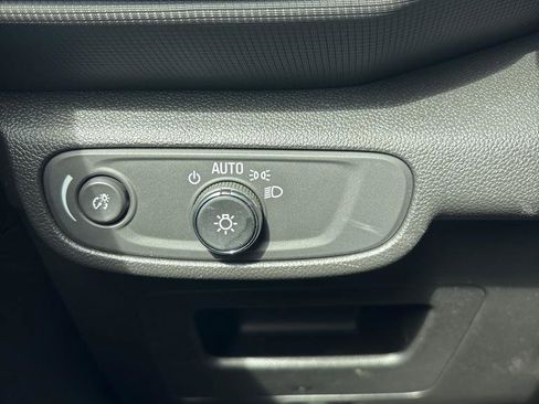 Used 2023 Chevrolet TrailBlazer LS FWD image 23