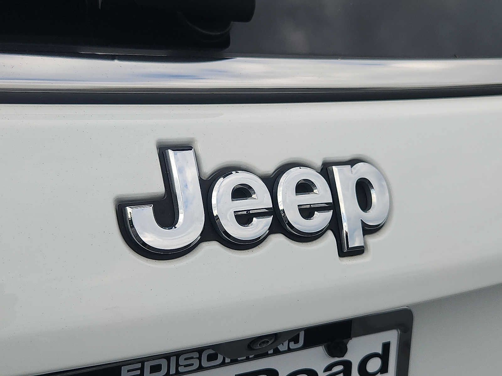 Used 2022 Jeep Compass Latitude w/ Sun and Sound Group AWD/4WD image 27