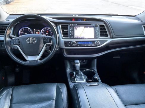 Used 2018 Toyota Highlander Limited image 16