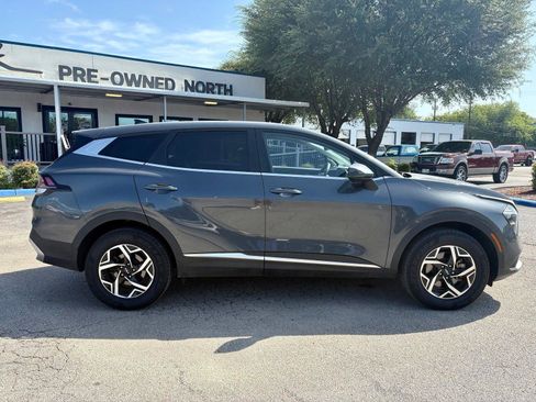 Used 2023 Kia Sportage LX AWD/4WD image 2