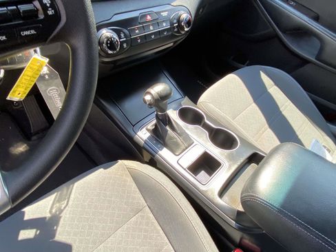 Used 2016 Kia Sorento FWD image 17