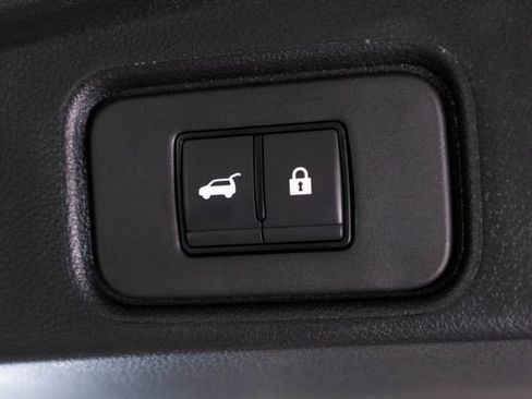 Used 2025 Nissan Pathfinder Platinum w/ Black Appearance Package AWD/4WD image 39