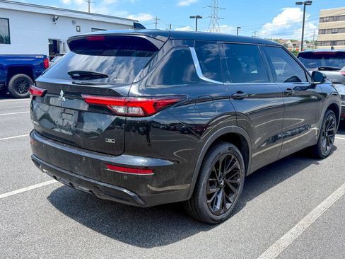 Used 2023 Mitsubishi Outlander SE Black Edition AWD/4WD image 6